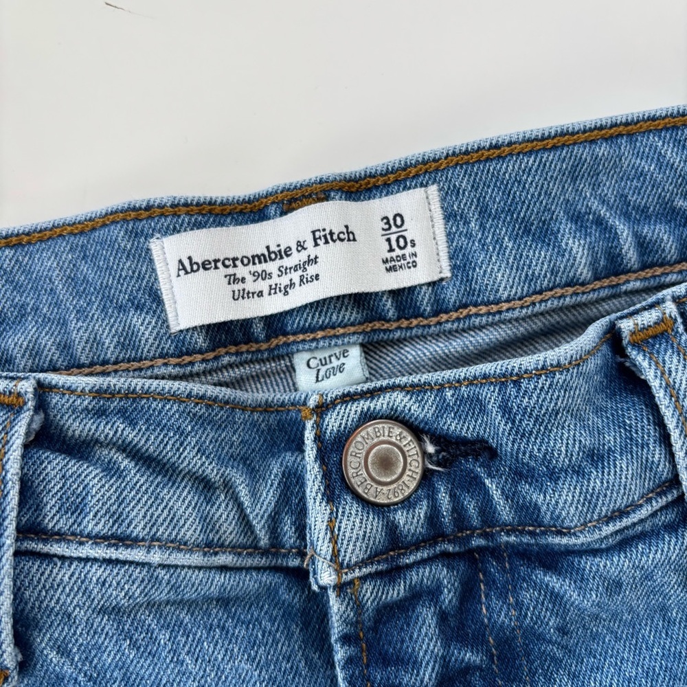 Abercrombie & Fitch Women's Curve Love Ultra High Rise 90s Straight Jean 10/30 - Picture 6 of 10